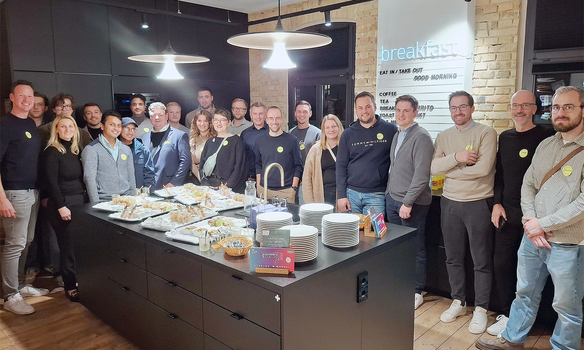Gruppenfoto mit den Teilnehmern des Gründerstammtisch