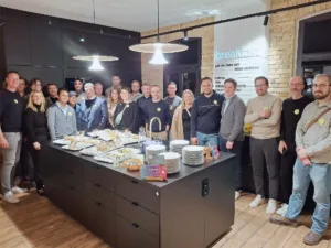 Gruppenfoto mit den Teilnehmern des Gründerstammtisch